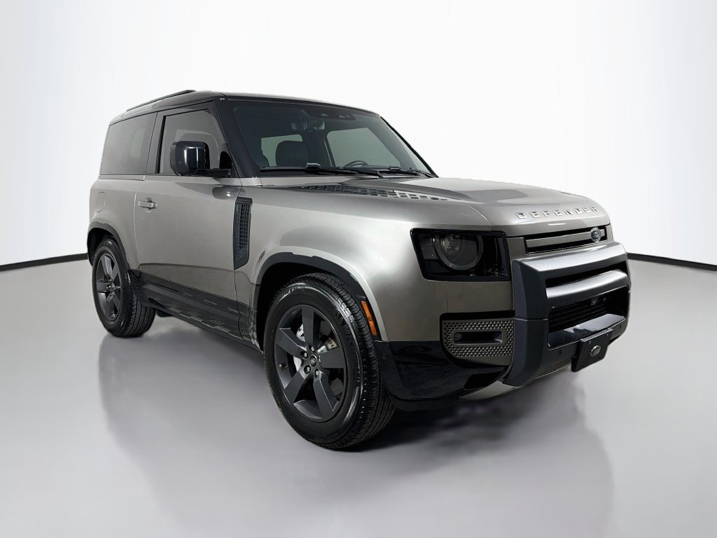 Used 2022 Gold Land Rover X-Dynamic S image 3