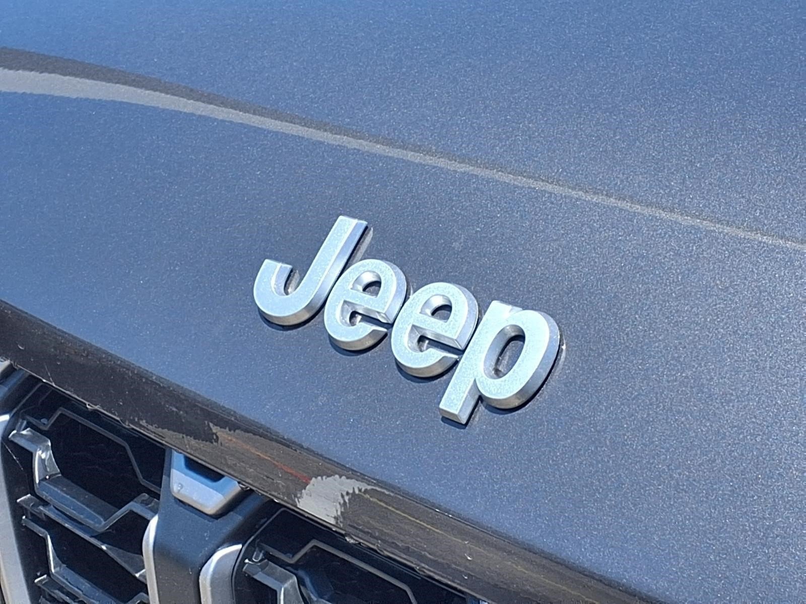 New 2026 Baltic Gray Metallic Clear-Coat Exterior Paint Jeep Limited image 6