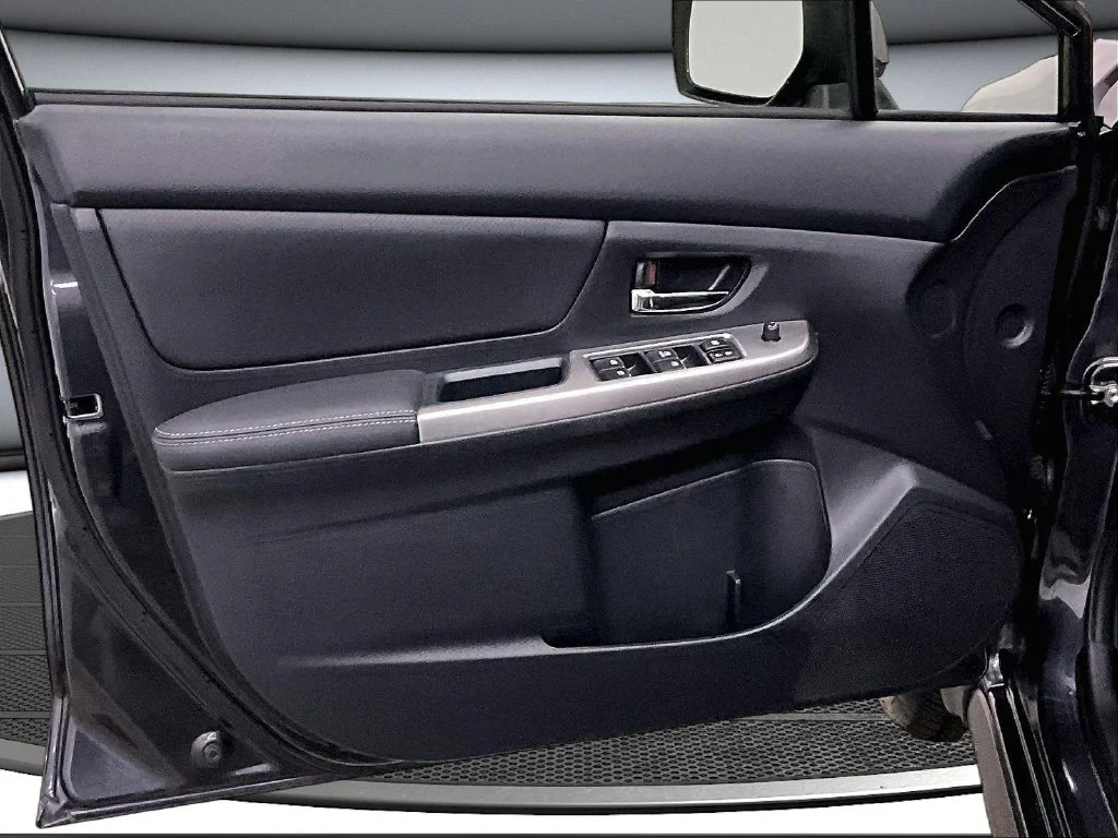 Used 2015 Gray Subaru 2.0i Limited image 19