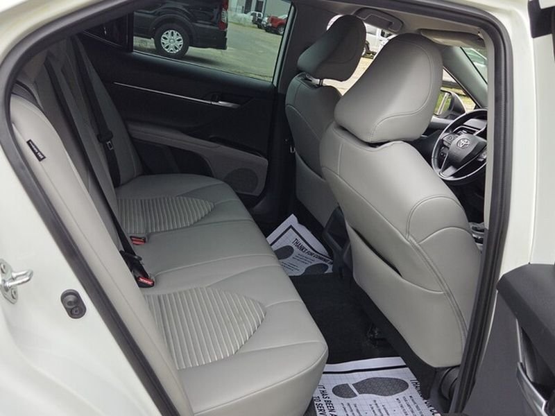 Used 2023 Ice Toyota SE image 15