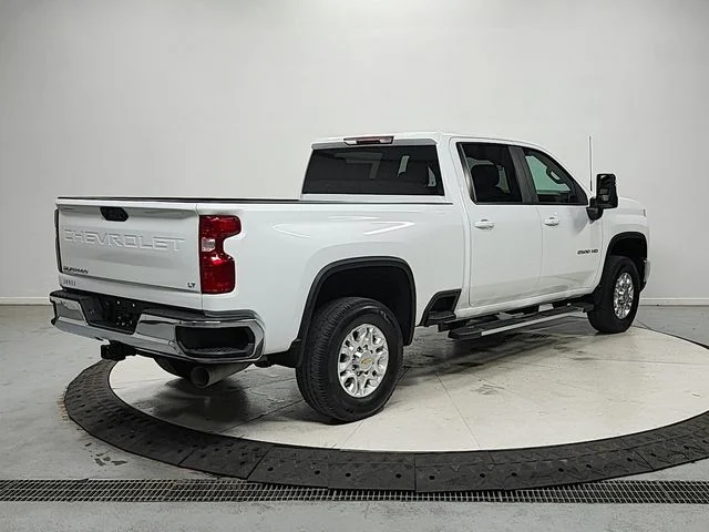 Used 2025 White Chevrolet LT image 7