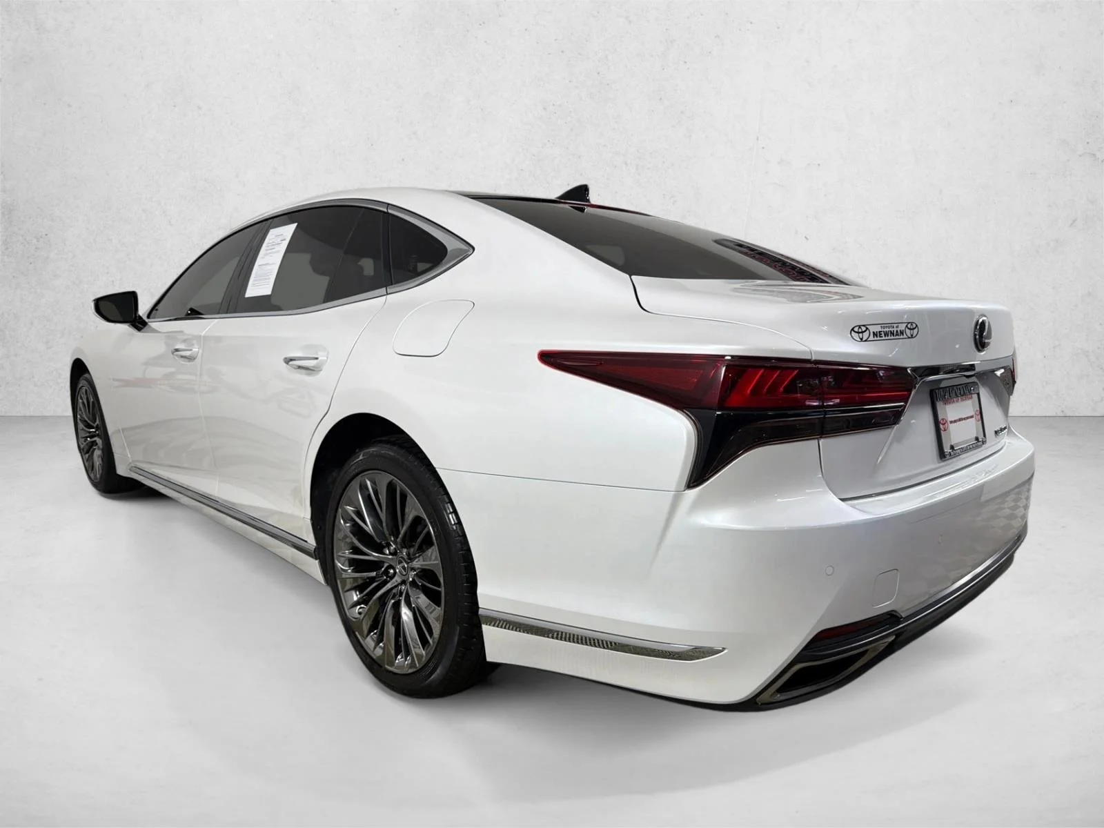 Used 2022 White Lexus LS 500 image 7