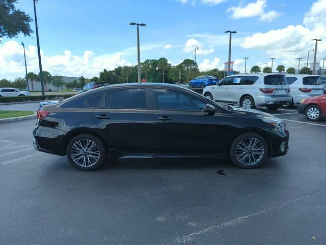 Used 2022 Black Kia GT-Line image 3