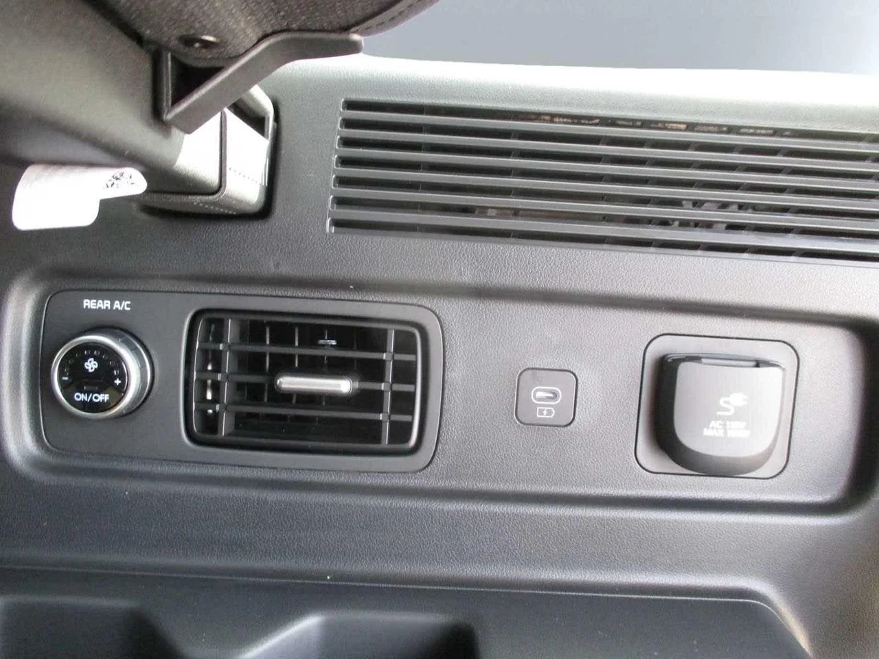 New 2026 Green Hyundai Limited AWD image 7