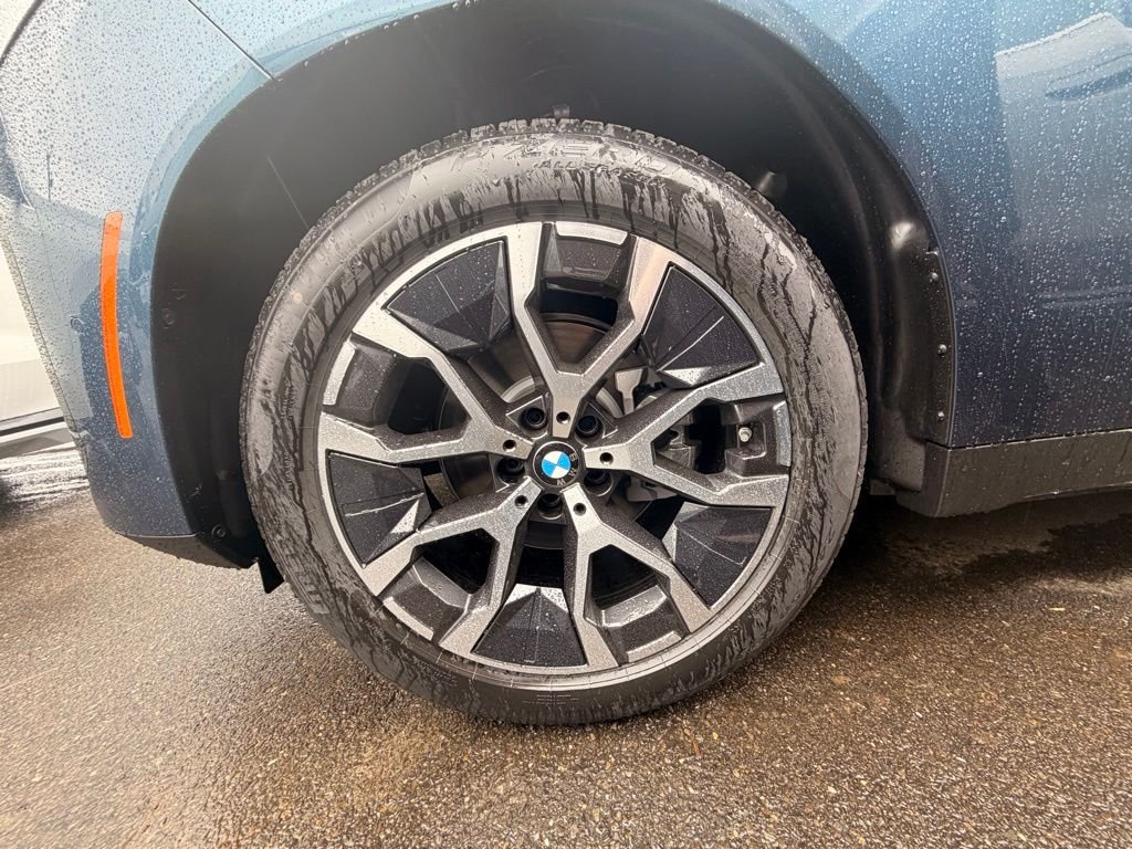 New 2026 Arctic Race Blue metallic BMW 30 xDrive image 5
