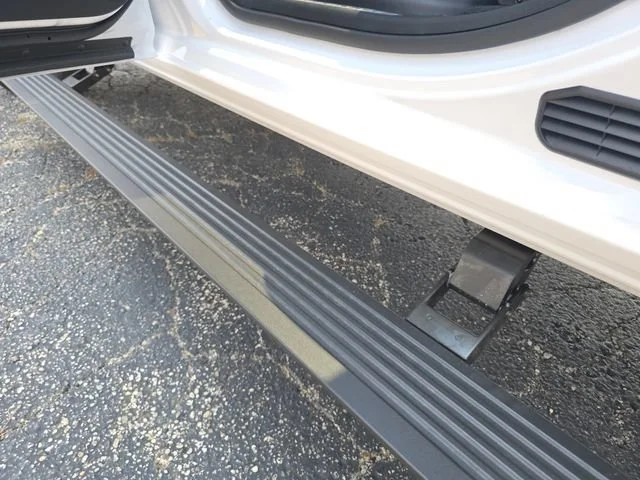 New 2026 Bright White Clearcoat Ram Laramie image 28