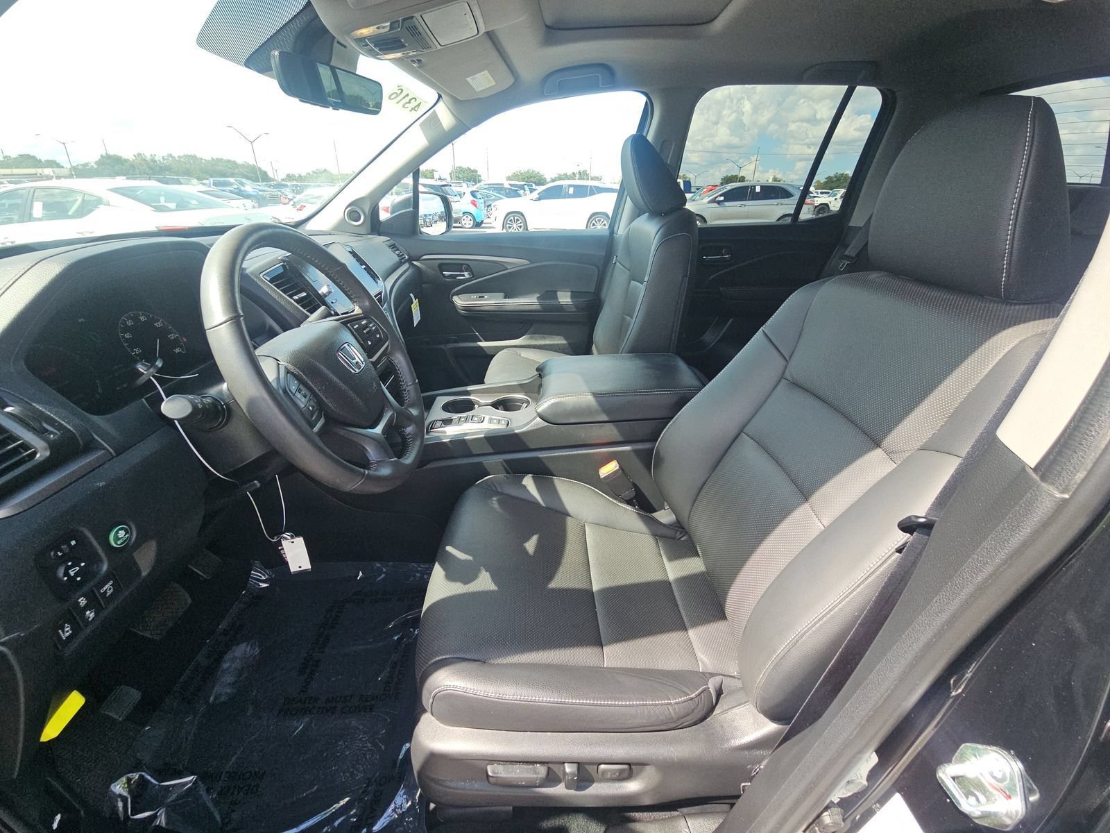 Certified Used 2025 Crystal Black Pearl Honda RTL image 9