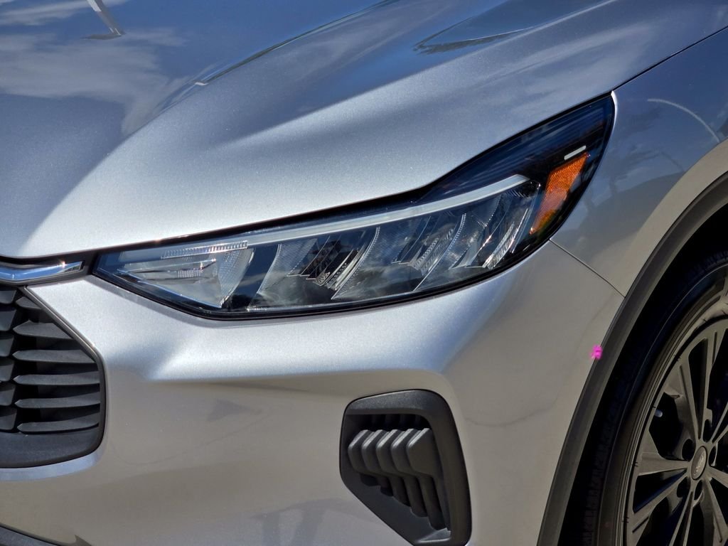 Used 2024 Silver Ford Active image 5