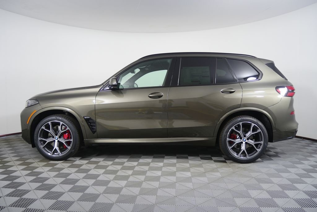 New 2026 Manhattan Green Metallic BMW sDrive40i image 6
