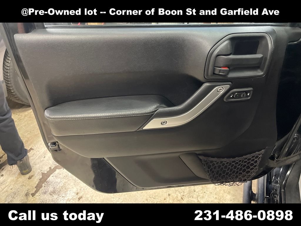 Used 2012 Black Jeep Unlimited Rubicon image 15
