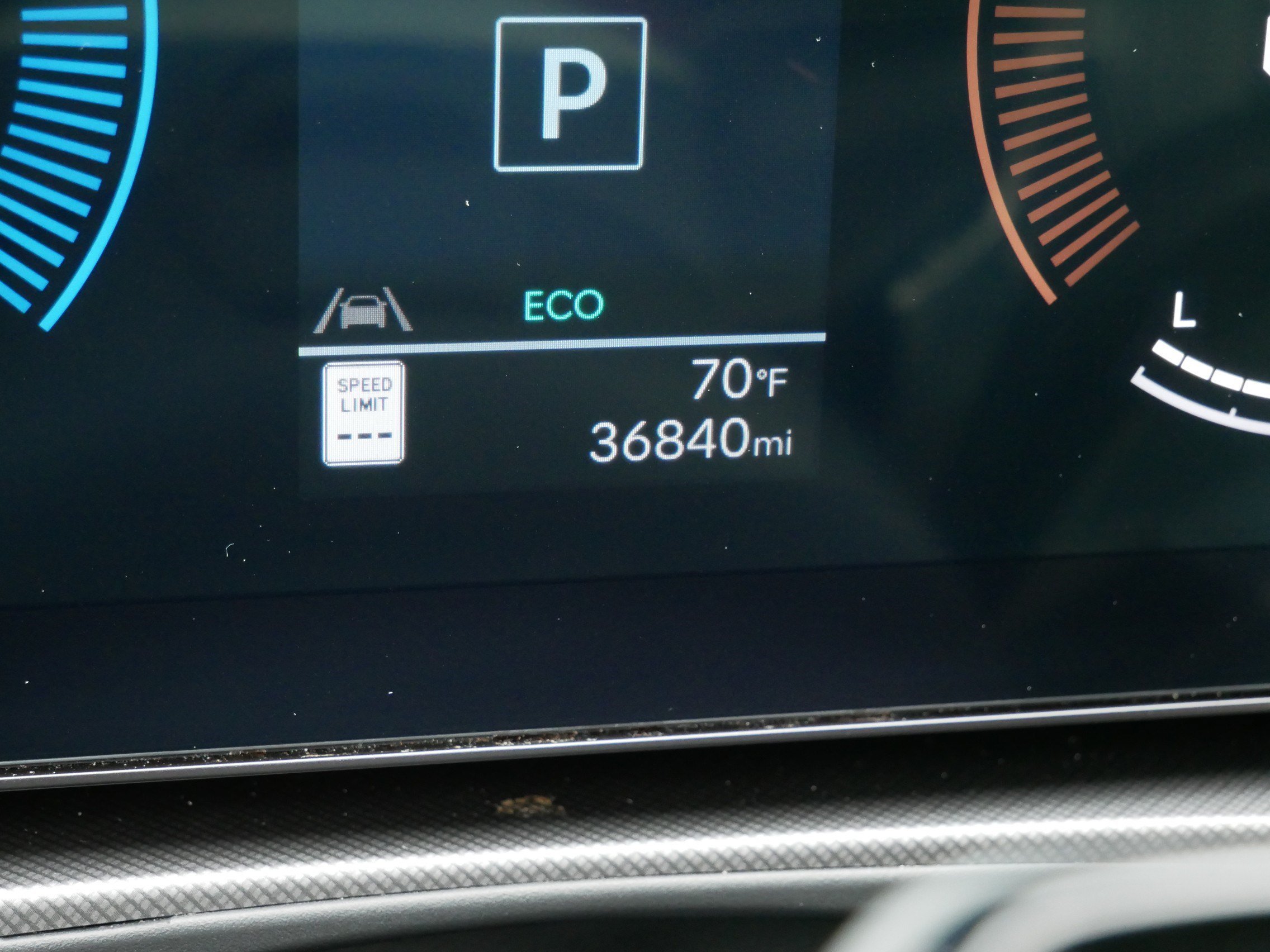 Certified Used 2024 Phantom Black Hyundai SEL image 32