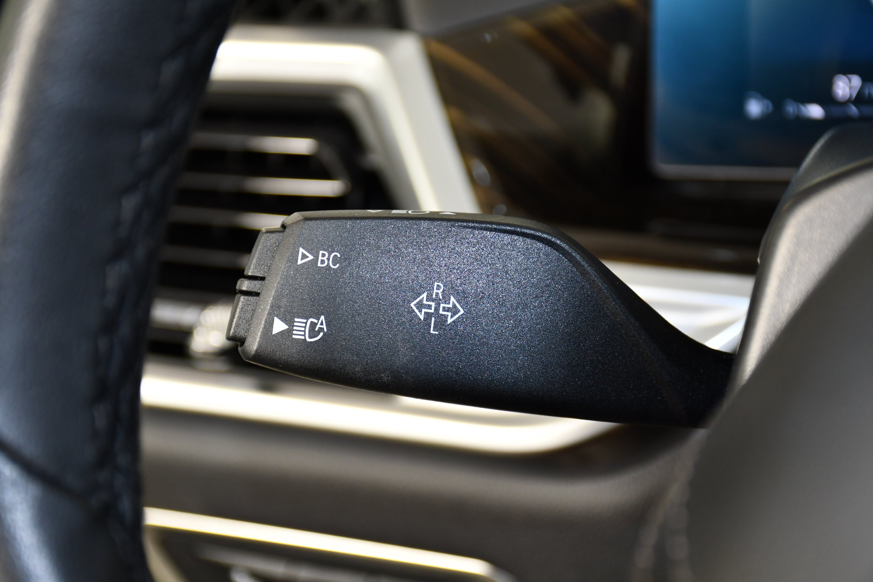 Used 2026 Black Sapphire Metallic BMW xDrive40i image 22