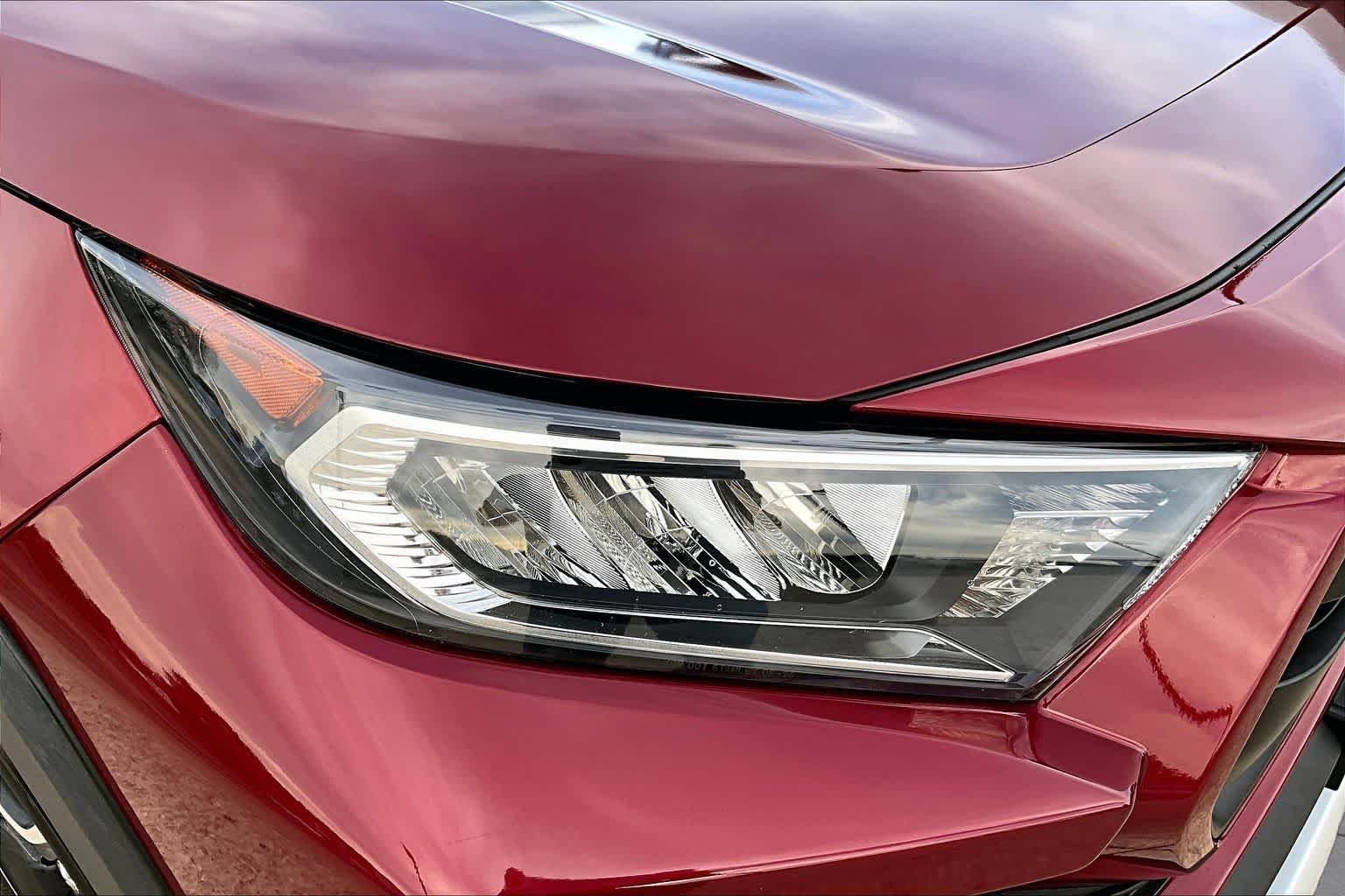 Used 2019 Ruby Flare Pearl Toyota Adventure image 28