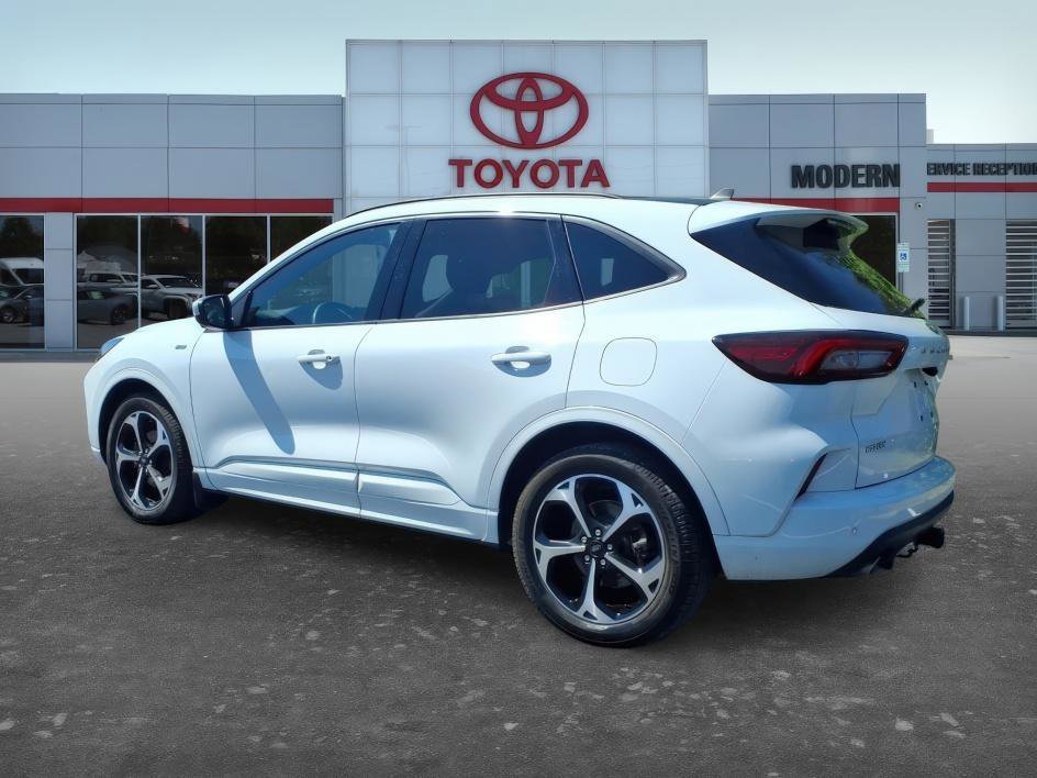 Used 2023 Oxford White Ford ST-Line Select image 3
