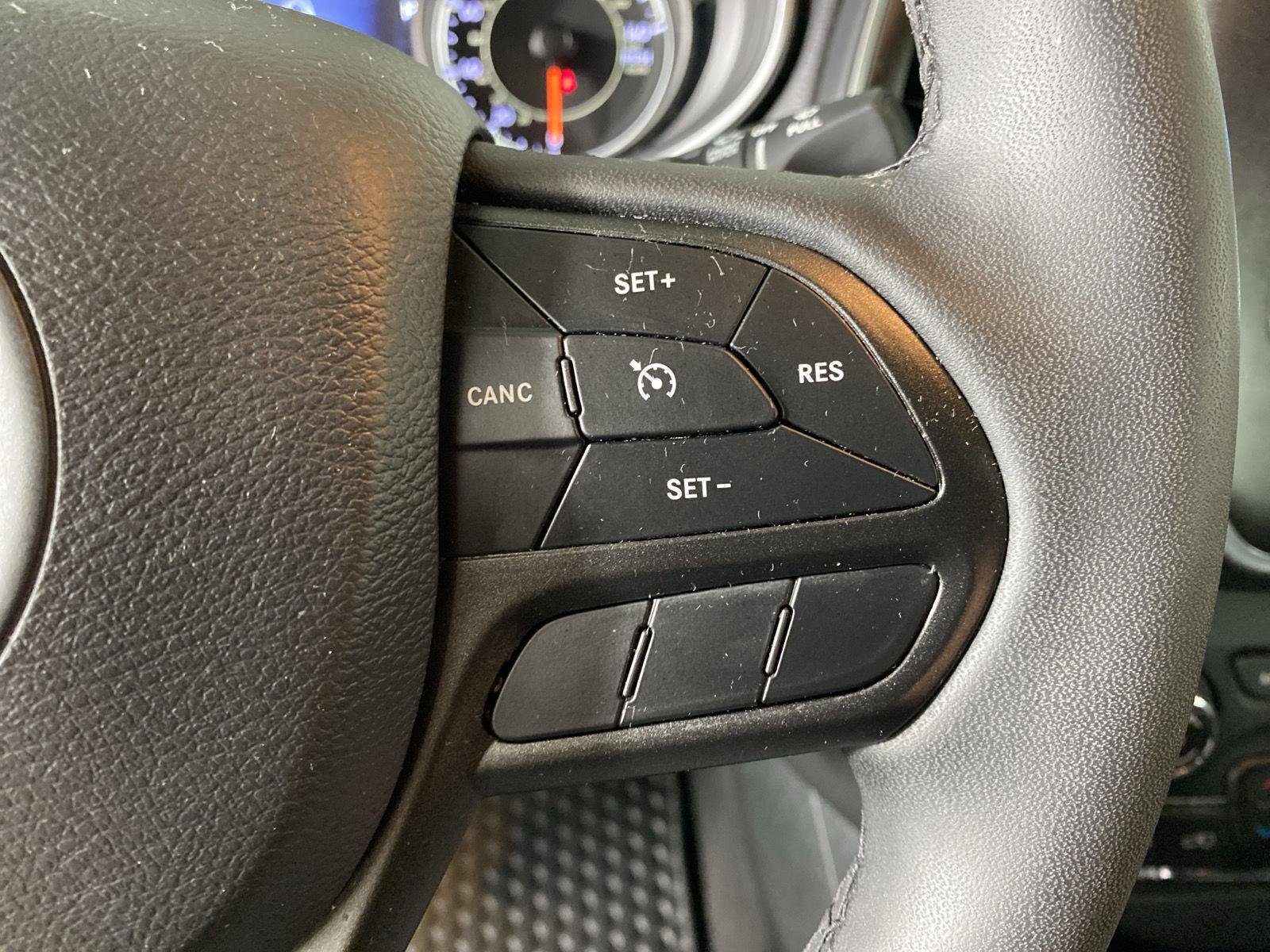 Used 2022 Diamond Black Crystal Pearlcoat Jeep Trailhawk image 16