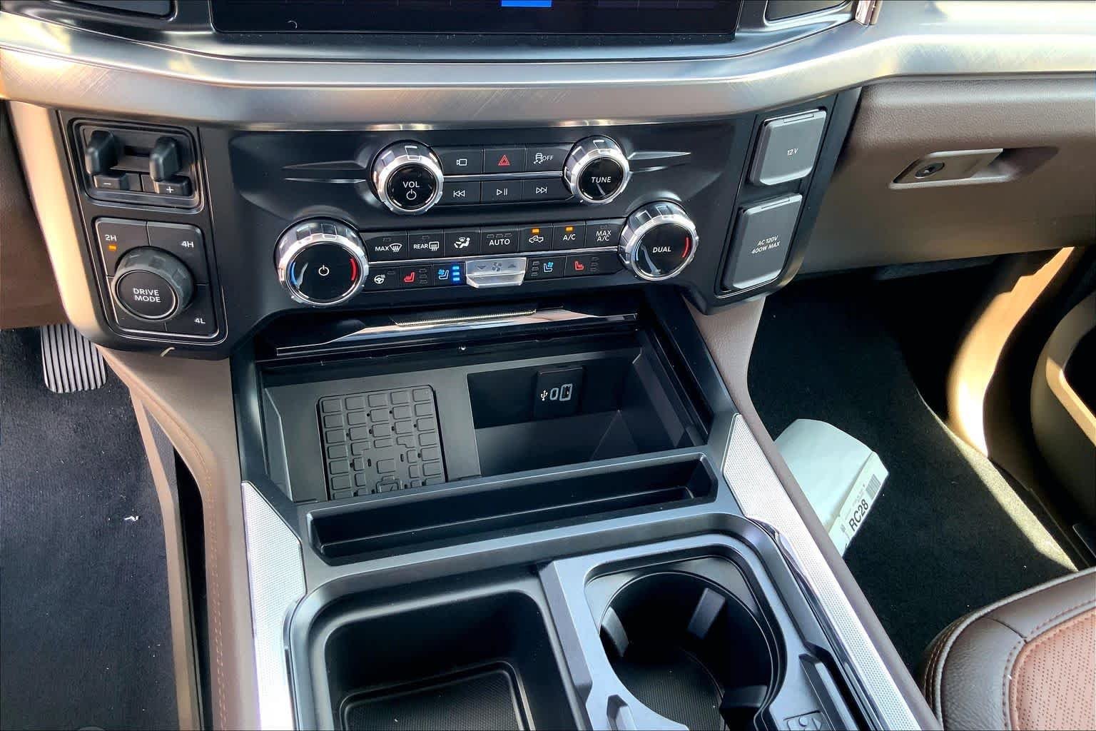 New 2026 Star White Metallic Tri-Coat Ford F-350® King Ranch® image 19
