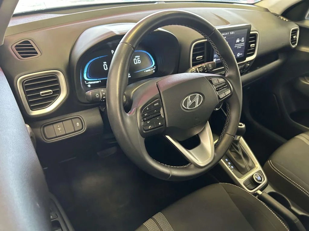 Used 2025 Silver Hyundai SEL image 12