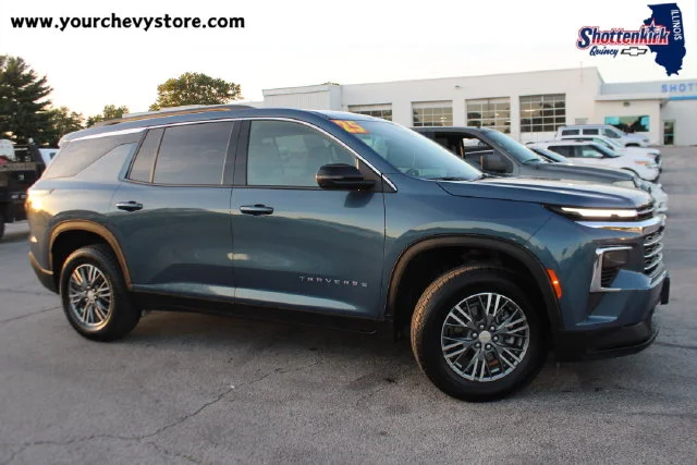 2025 Chevrolet Traverse LT