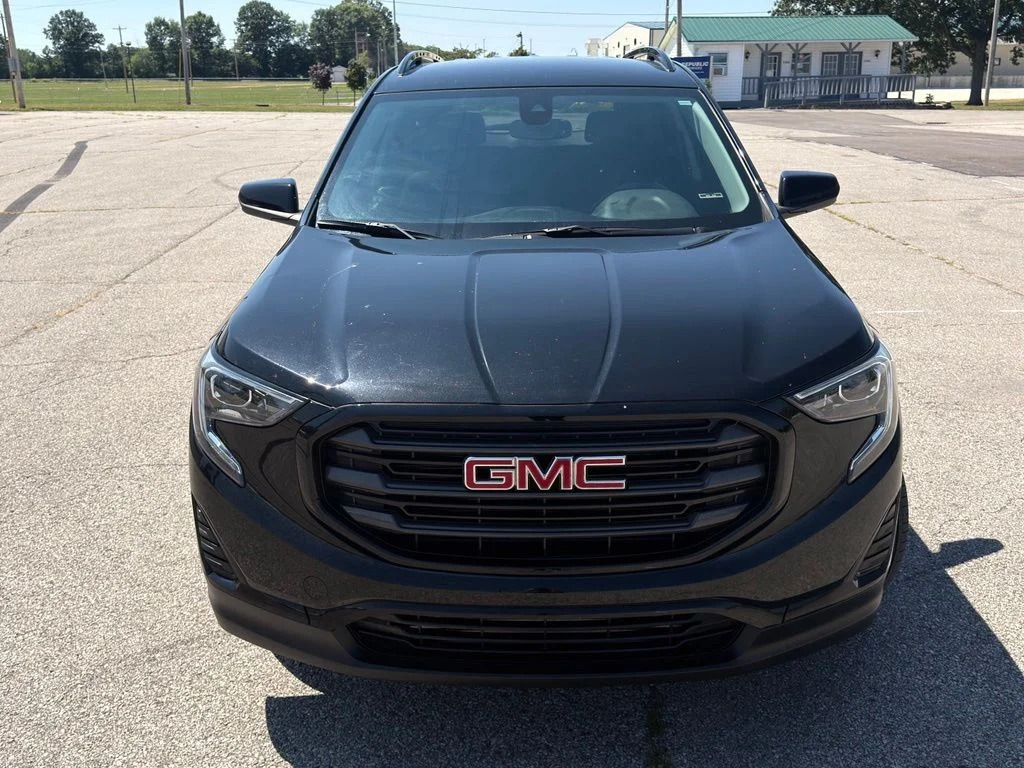 Used 2020 Black GMC SLE image 12