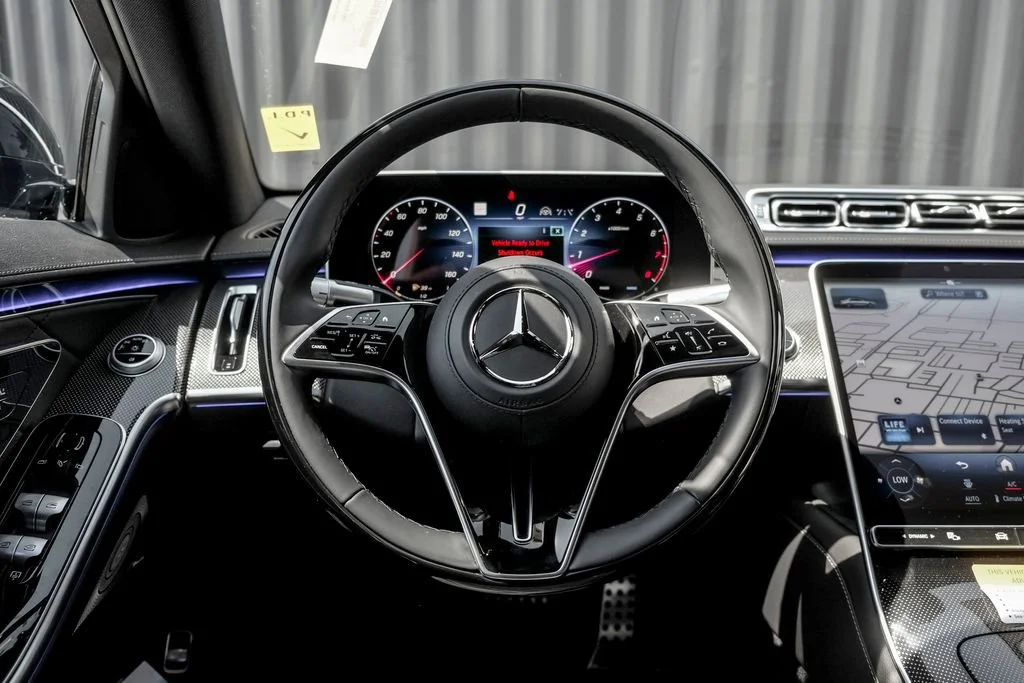 New 2026 MANUFAKTUR Moonlight White Metallic Mercedes-Benz S 580 image 55
