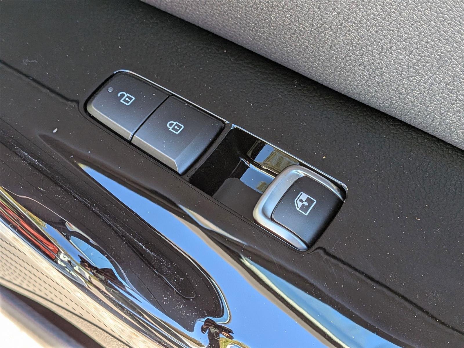 New 2026 Snow White Pearl Kia GT-Line image 34