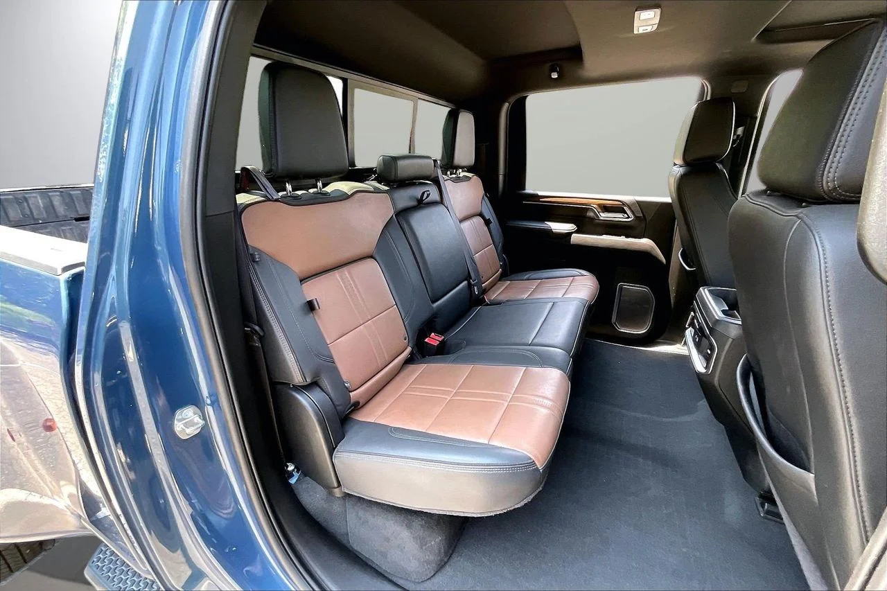Used 2024 Blue Chevrolet High Country image 25