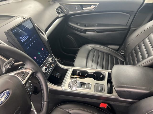 Used 2022 Agate Black Metallic Ford SEL image 20