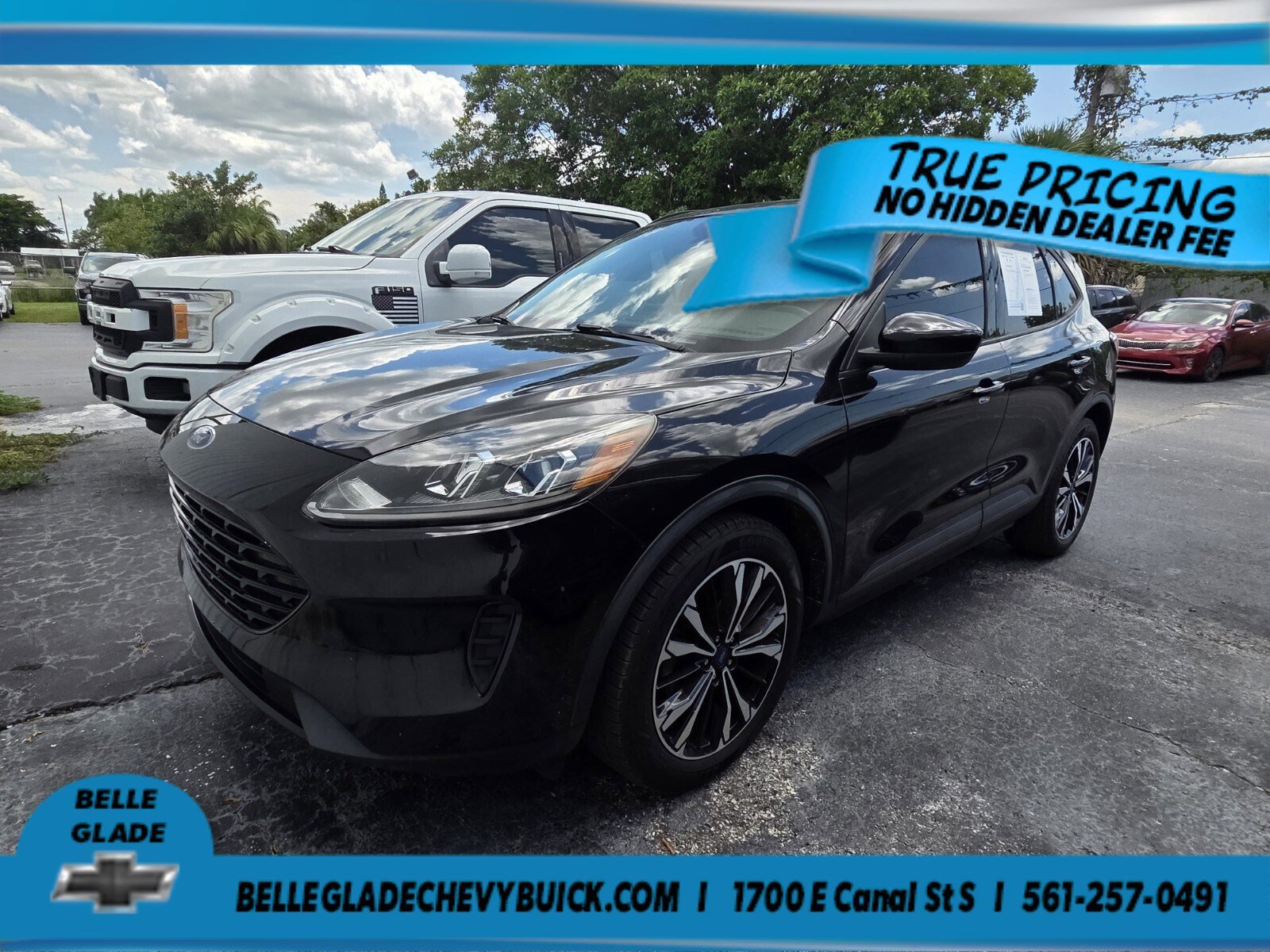 Used 2022  Ford SE image 1
