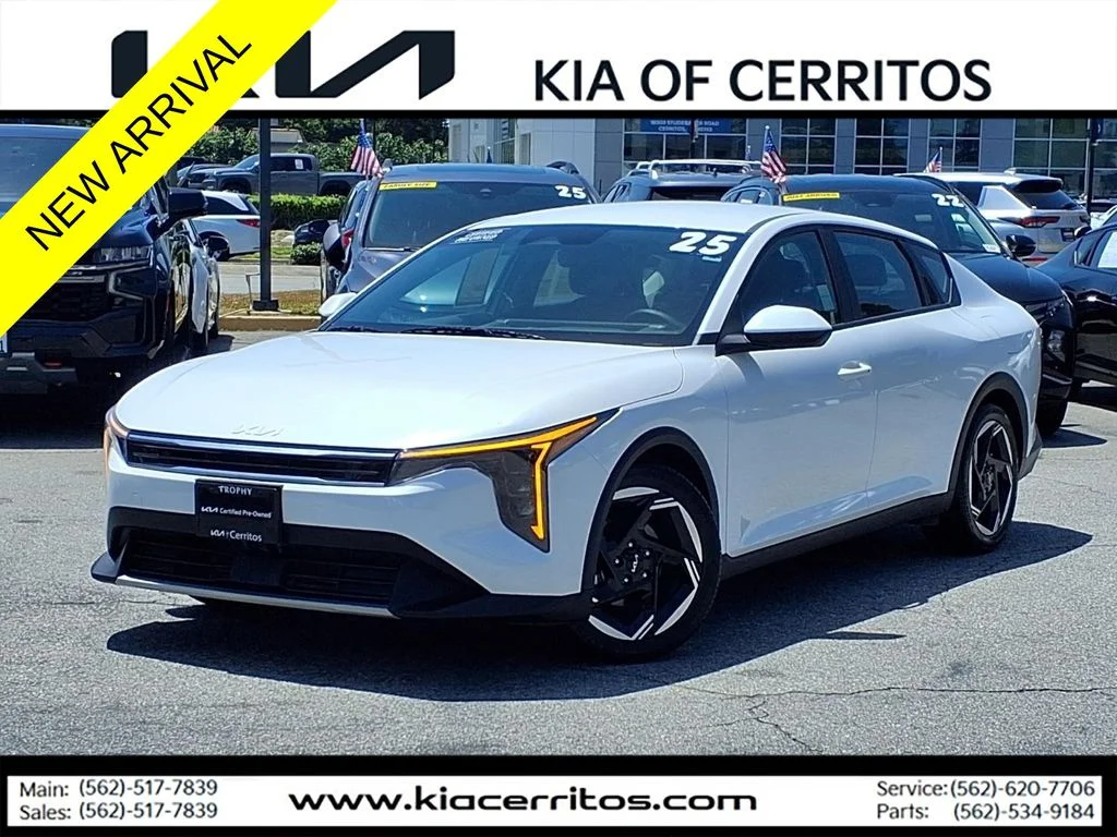 2025 Kia K4 EX AT's photo