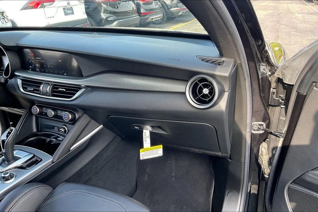 Used 2023 Black Alfa Romeo Veloce image 15