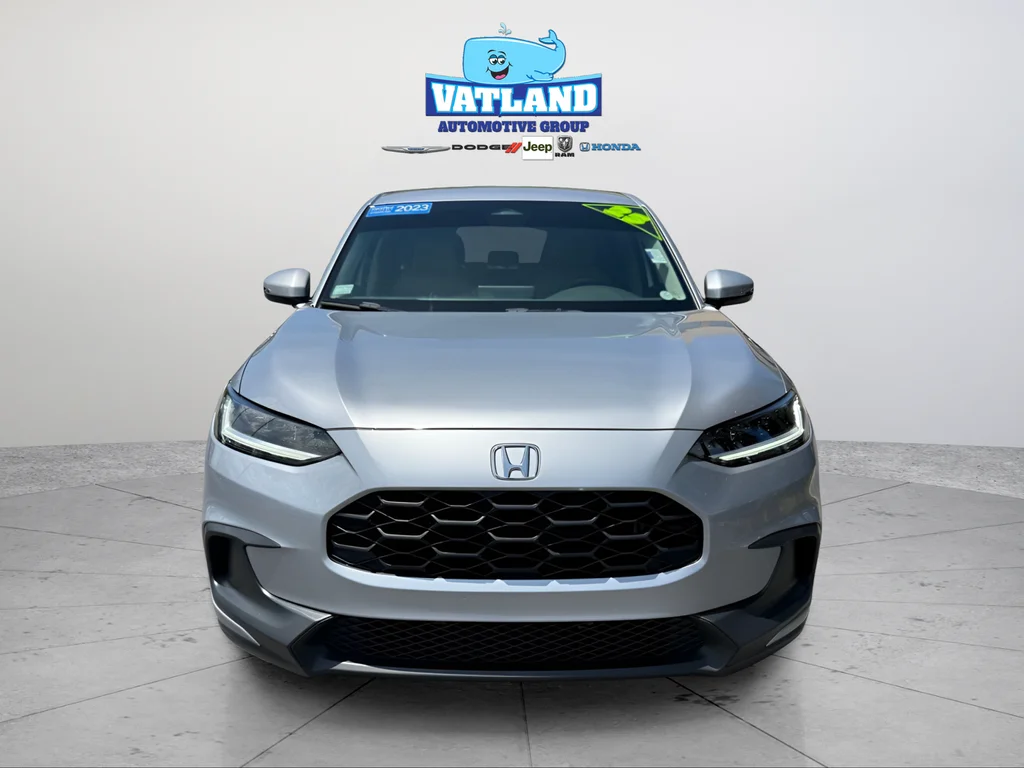Certified Used 2023 Lunar Silver Metallic Honda LX image 8
