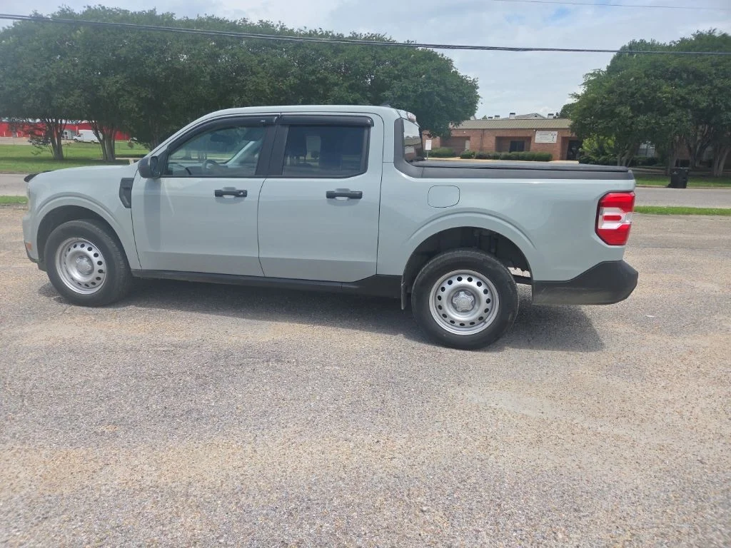 Certified Used 2023  Ford XL image 4