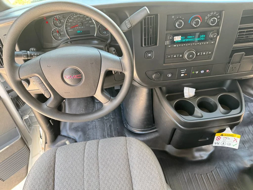 New 2026 Summit White GMC 1WT image 9