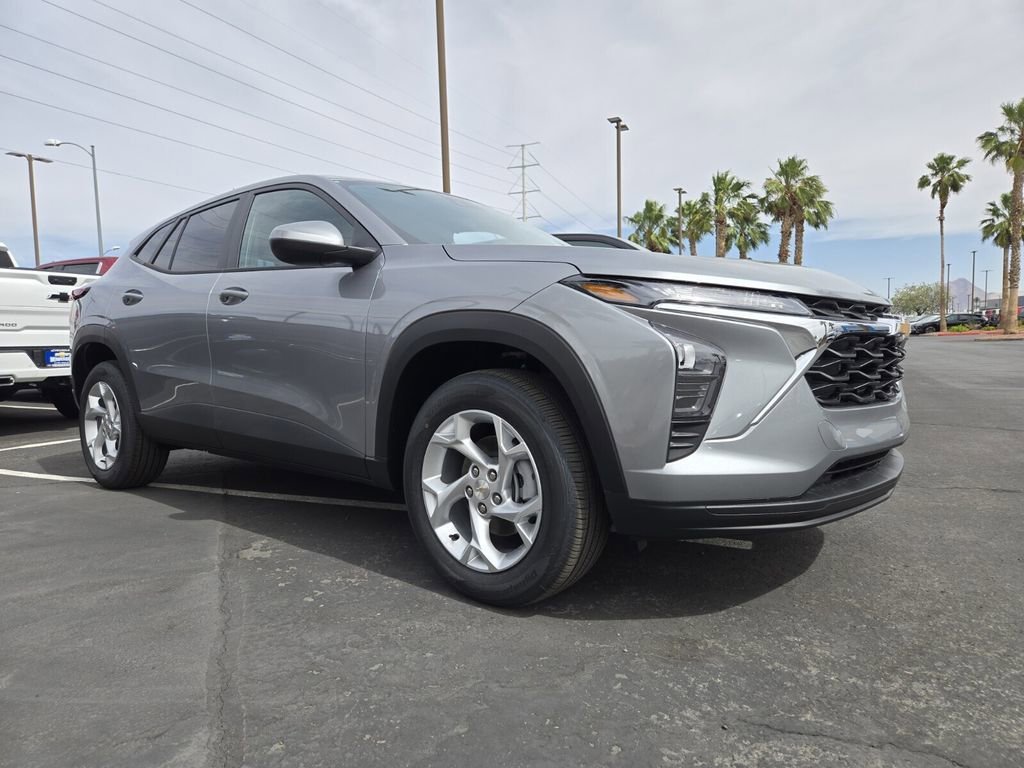 2026 Chevrolet Trax LS's photo