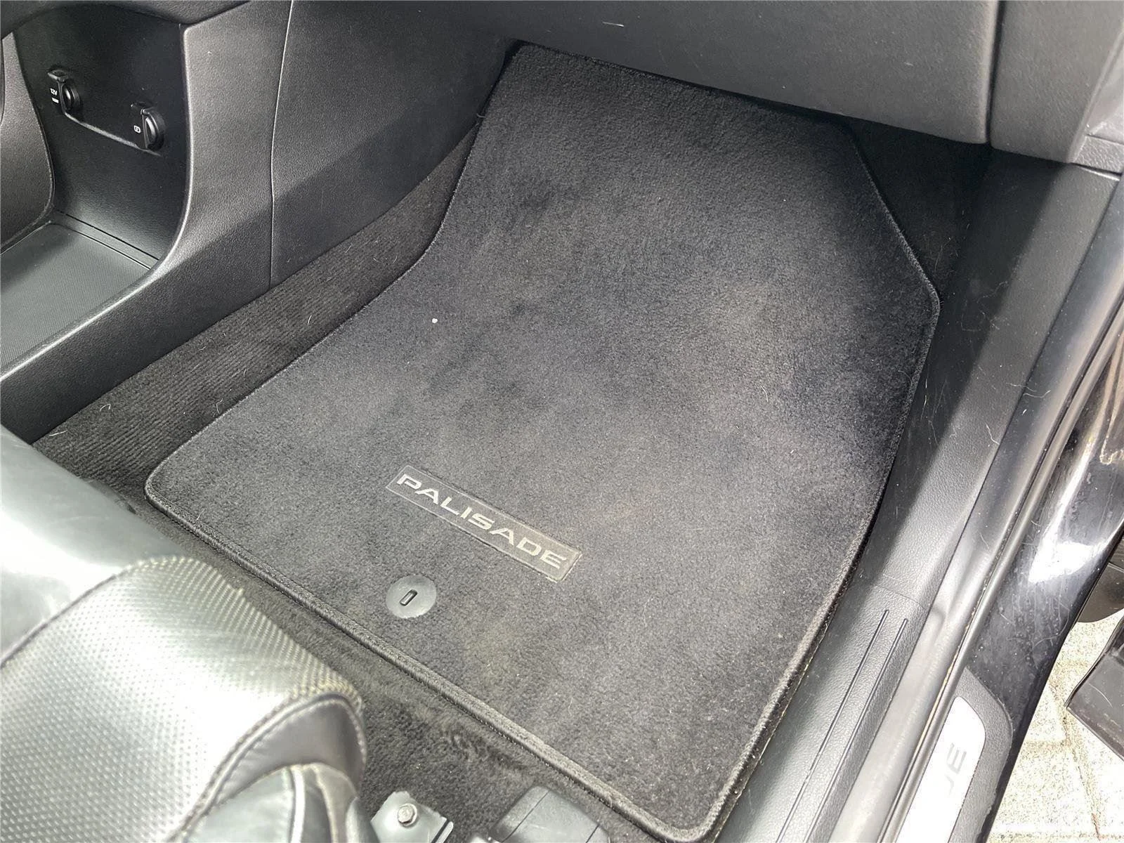 Used 2021 Black Hyundai Calligraphy image 38