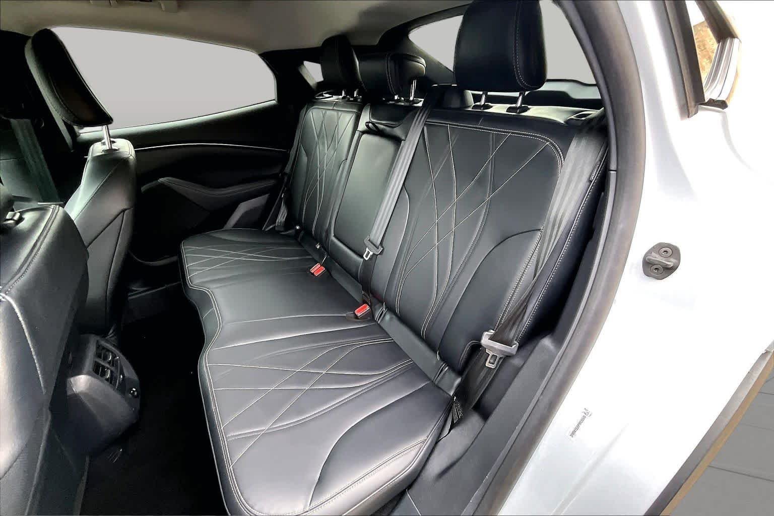 Used 2023 Space White Metallic Ford Select image 20