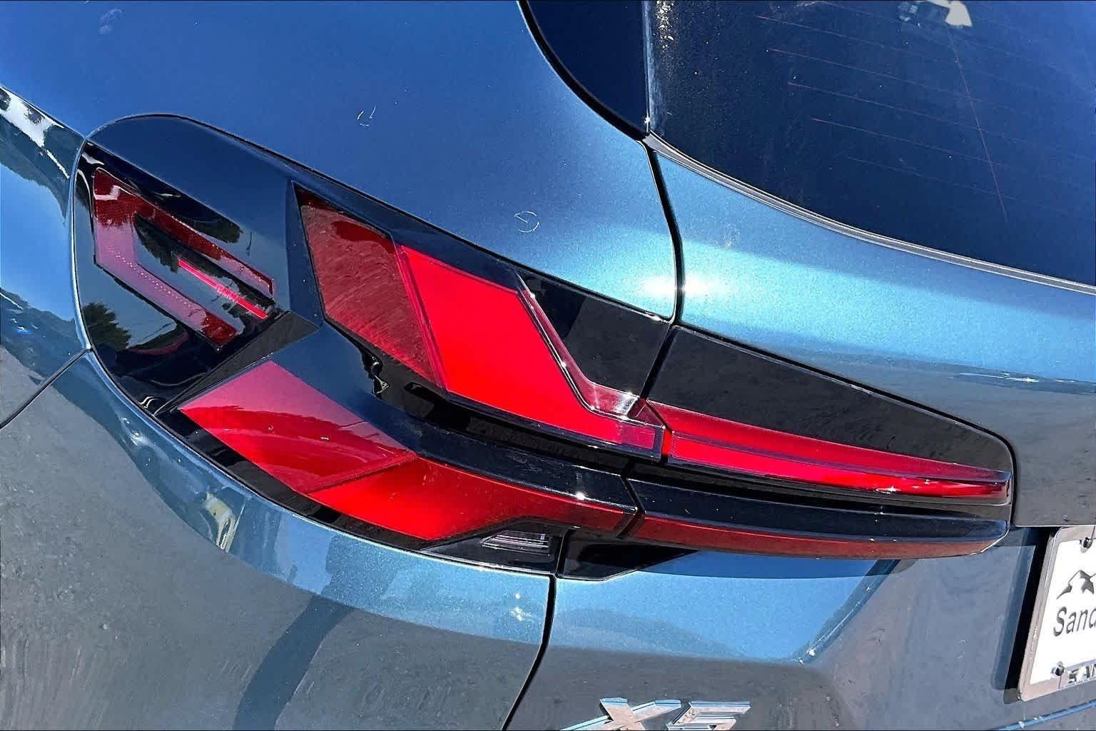 Used 2024 Blue Ridge Mountain Metallic BMW xDrive40i image 26