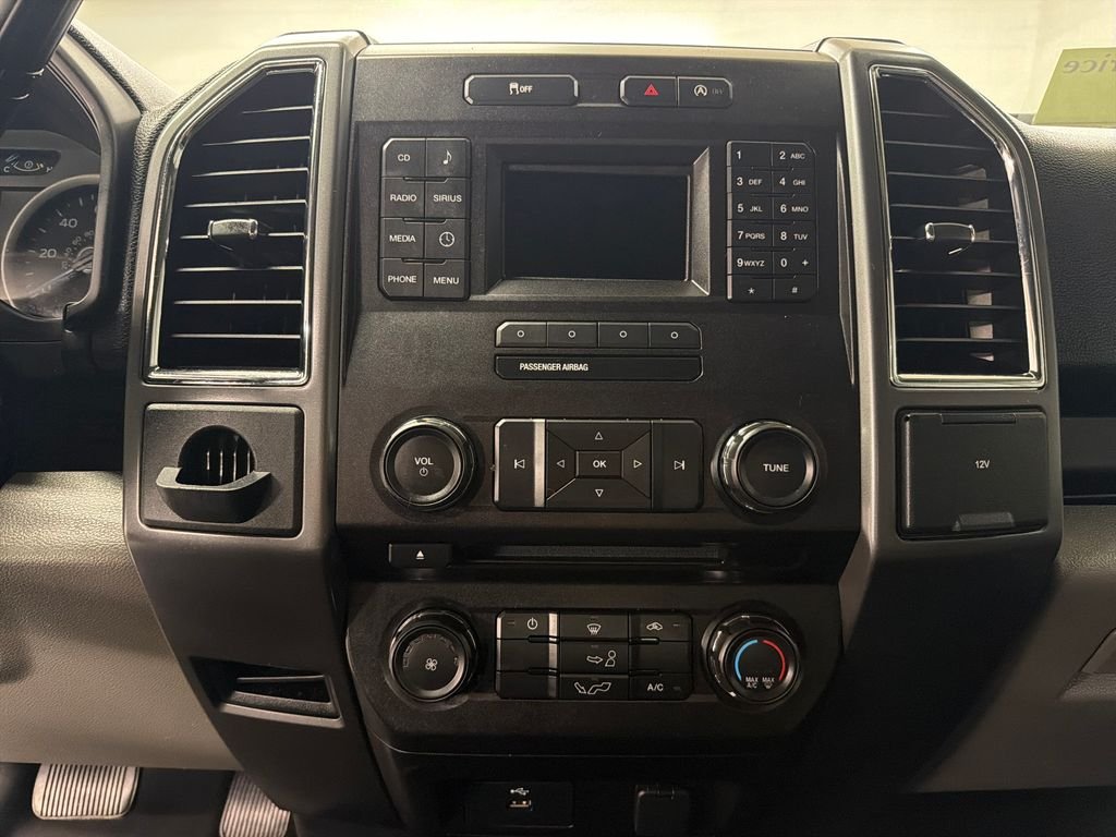 Used 2017 Silver Ford XLT image 23