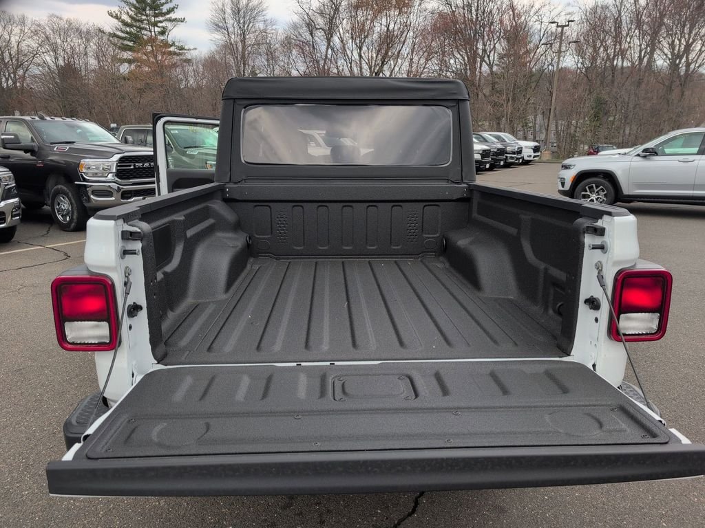 New 2026 Bright White Clear-Coat Exterior Paint Jeep Sport S image 22