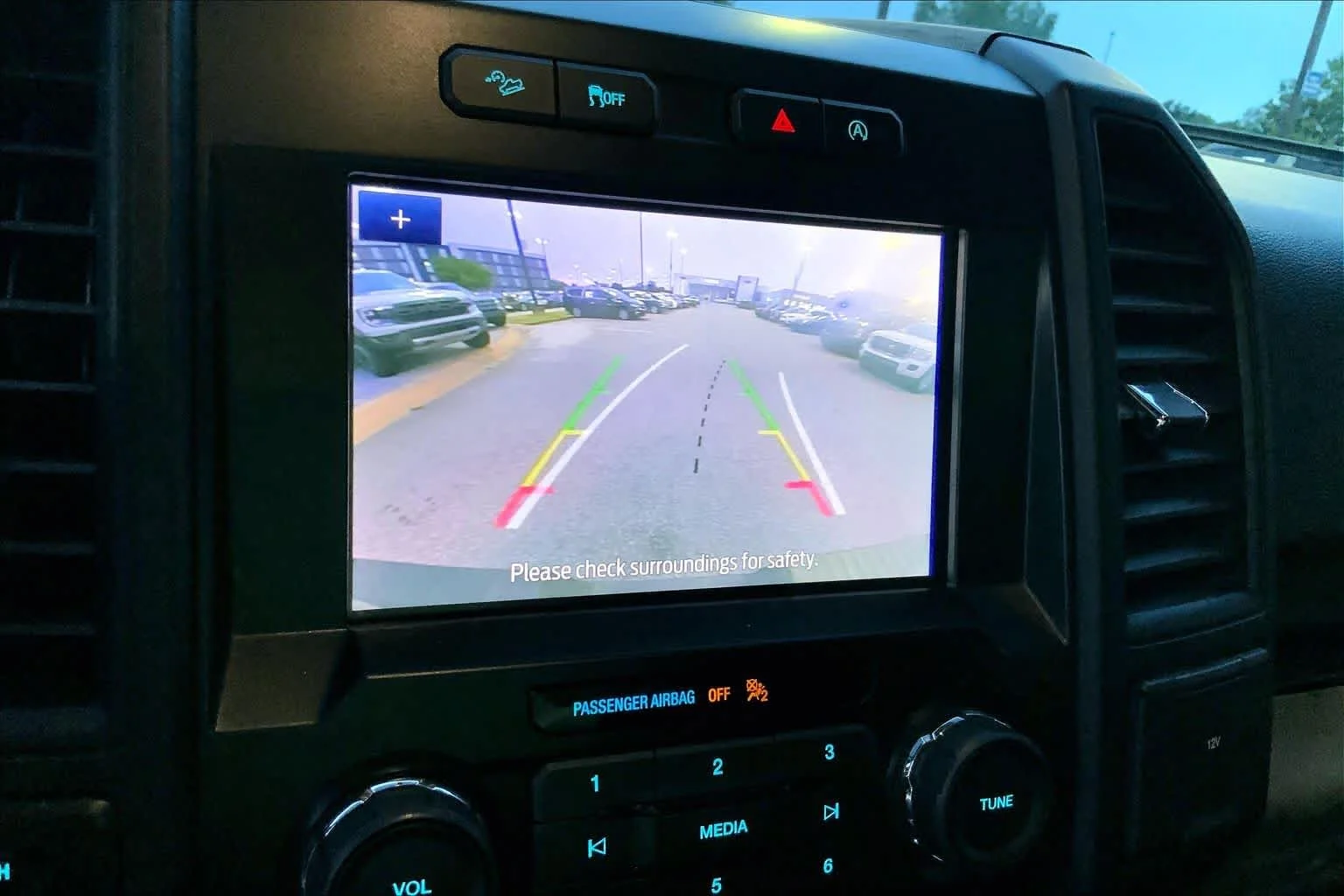 Used 2020 Magnetic Metallic Ford XL image 27