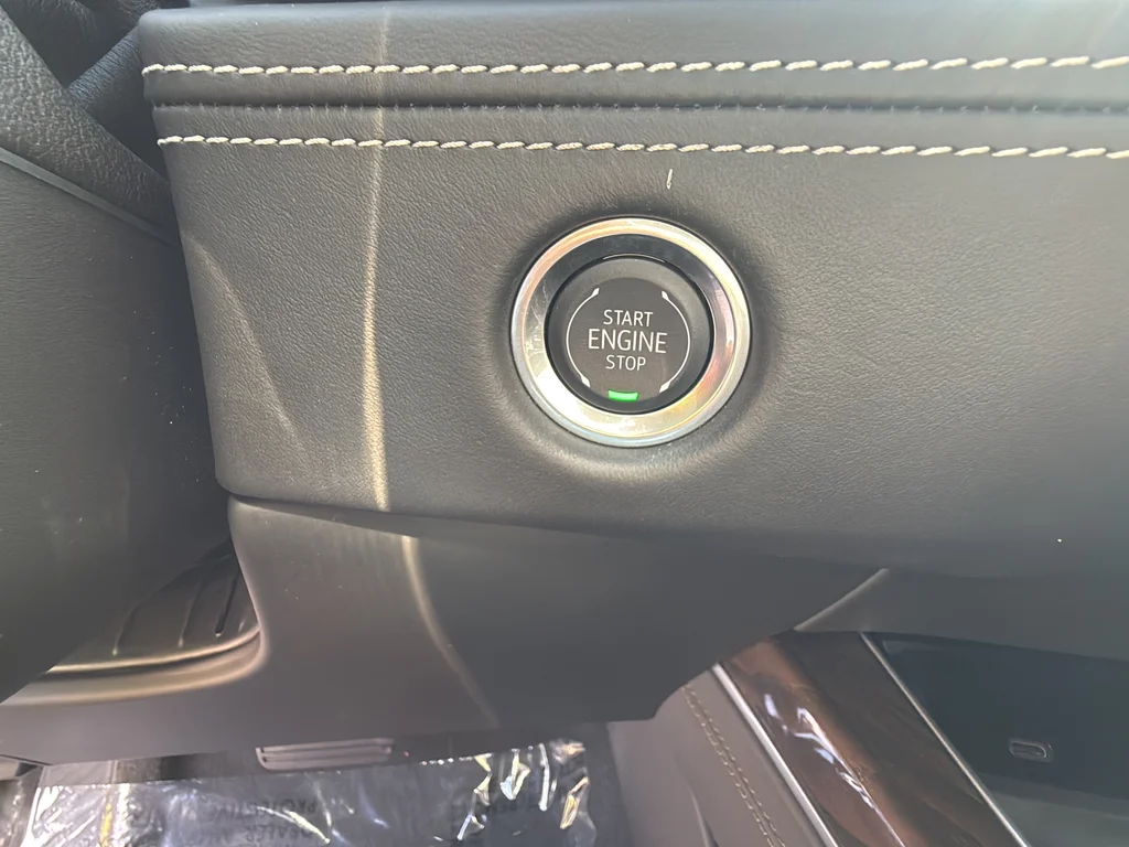 Used 2025 Black Cadillac Sport Platinum image 13
