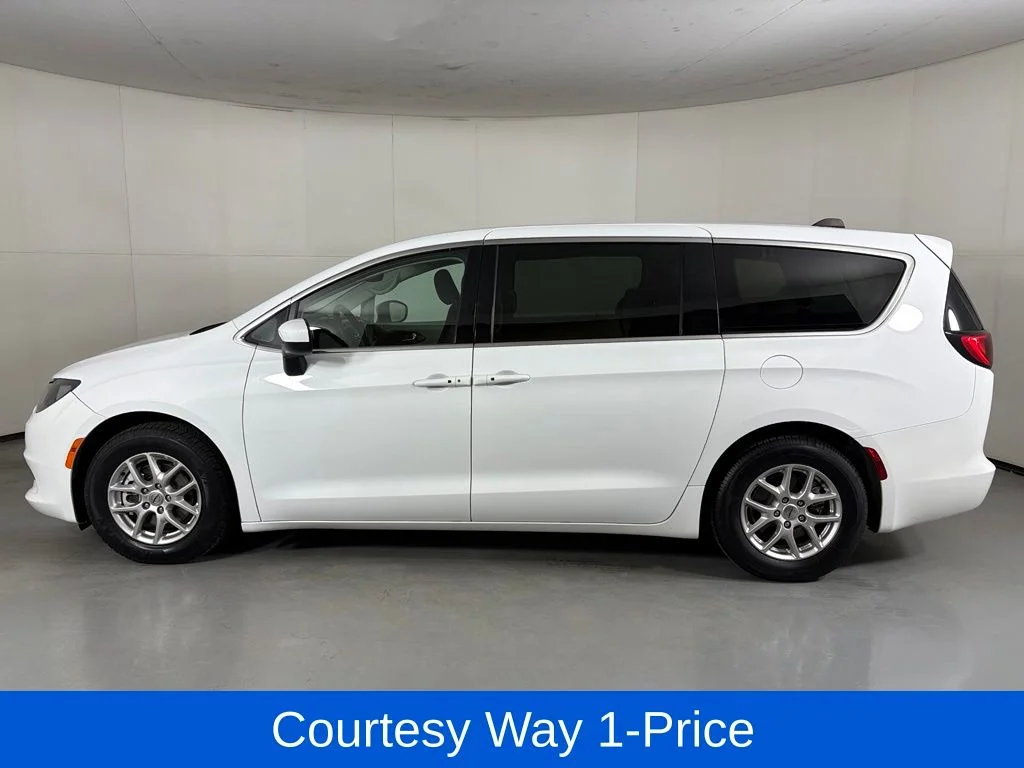 Used 2023 White Chrysler LX image 6