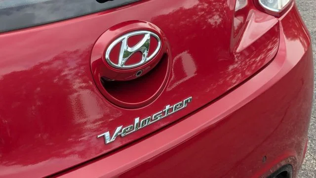 2015 Hyundai Veloster Base - Photo 27