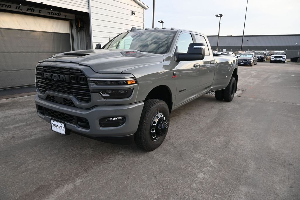 New 2026 Ceramic Gray Clear-Coat Exterior Paint RAM Laramie image 34