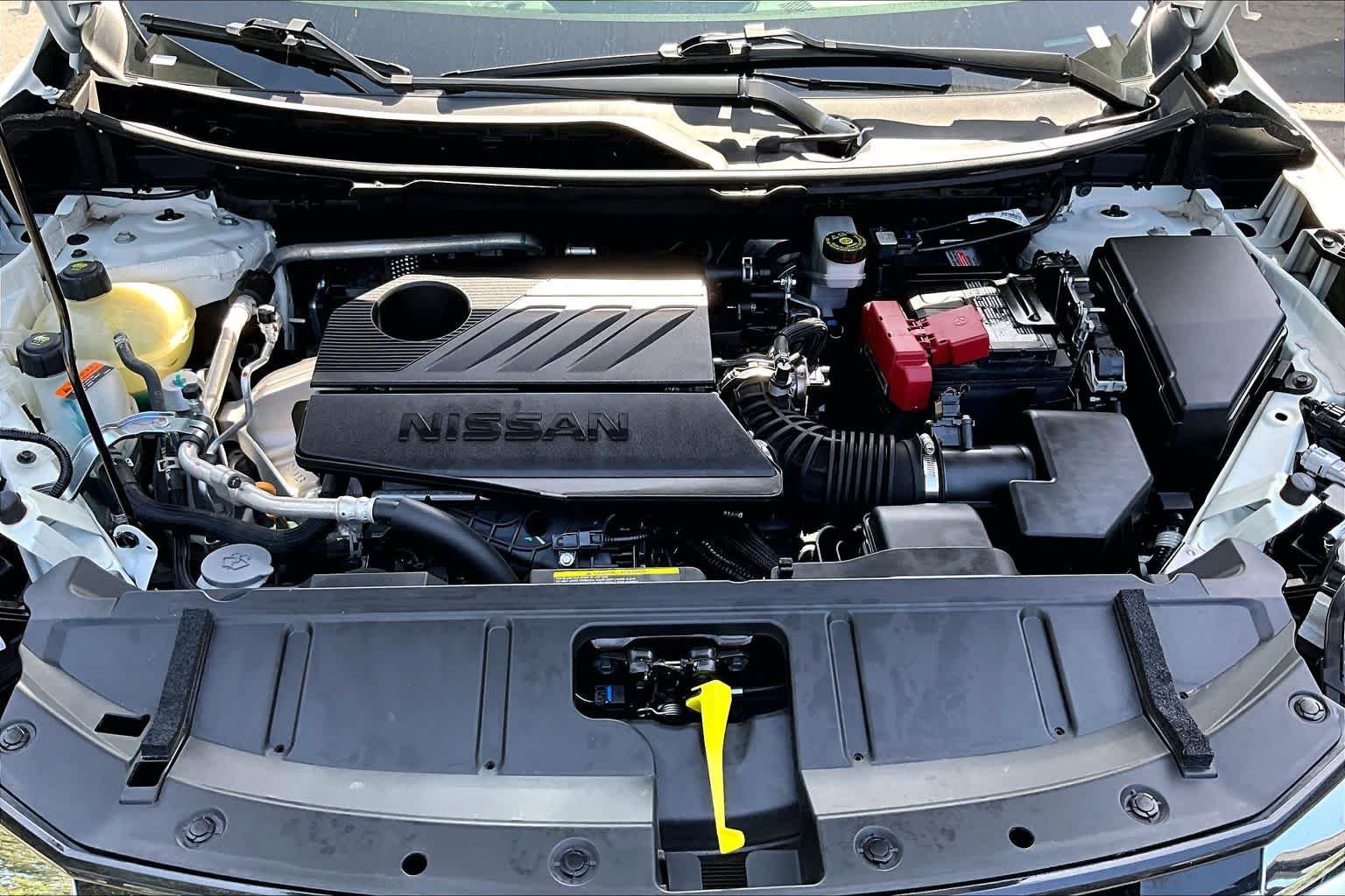Used 2025 Everest White Pearl Nissan SV image 32