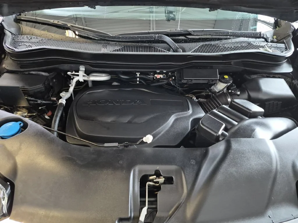 Used 2022 Modern Steel Metallic Honda Touring image 31