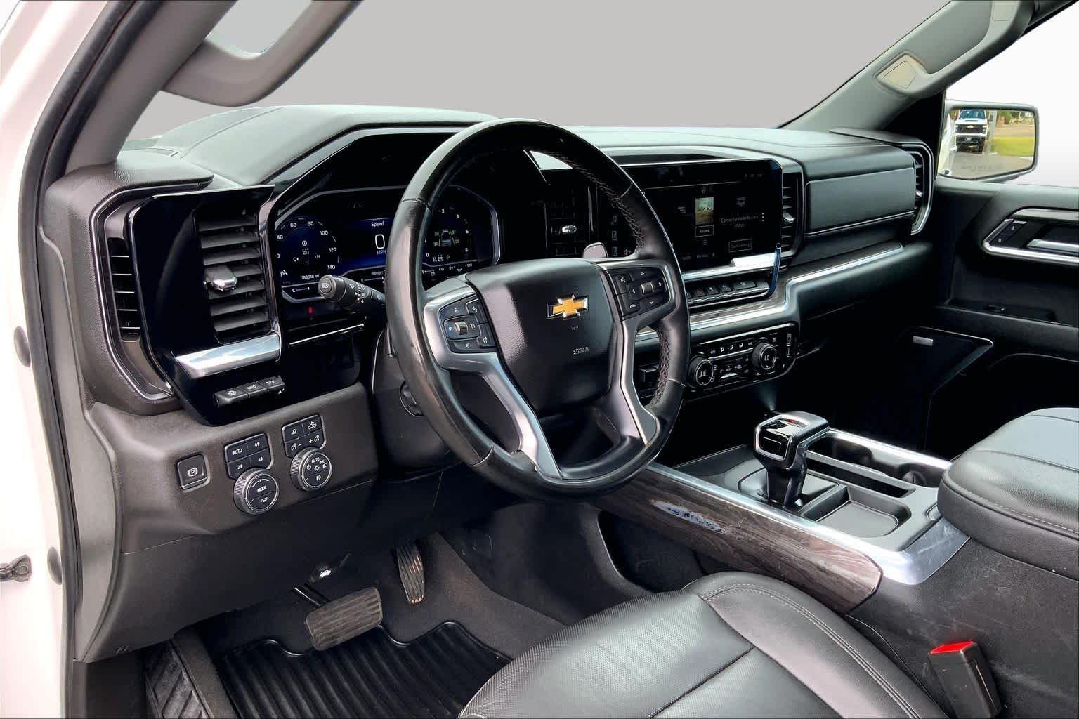 Used 2023 Iridescent Pearl Tricoat Chevrolet LTZ image 17