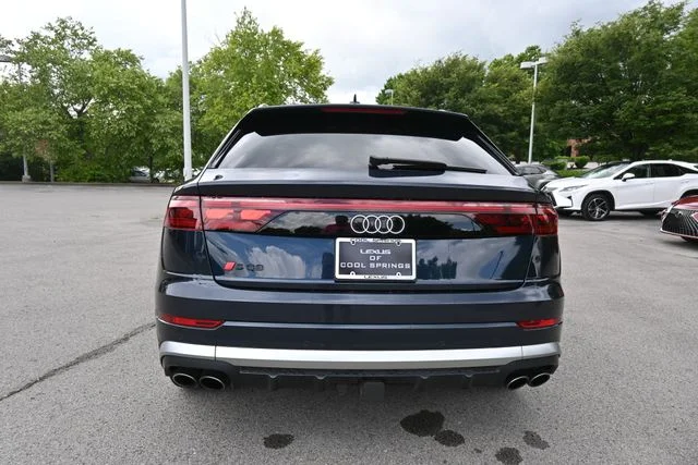 Used 2024  Audi 4.0T Prestige image 4