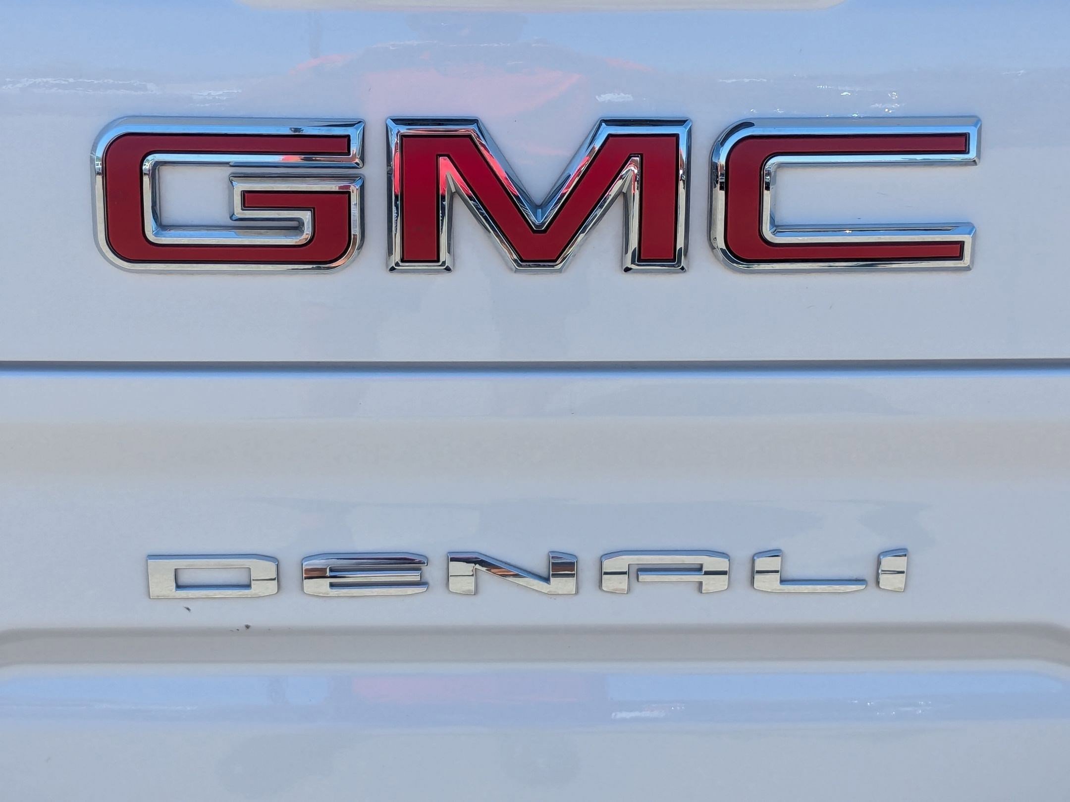 Certified Used 2024 White Frost Tricoat GMC Denali image 13