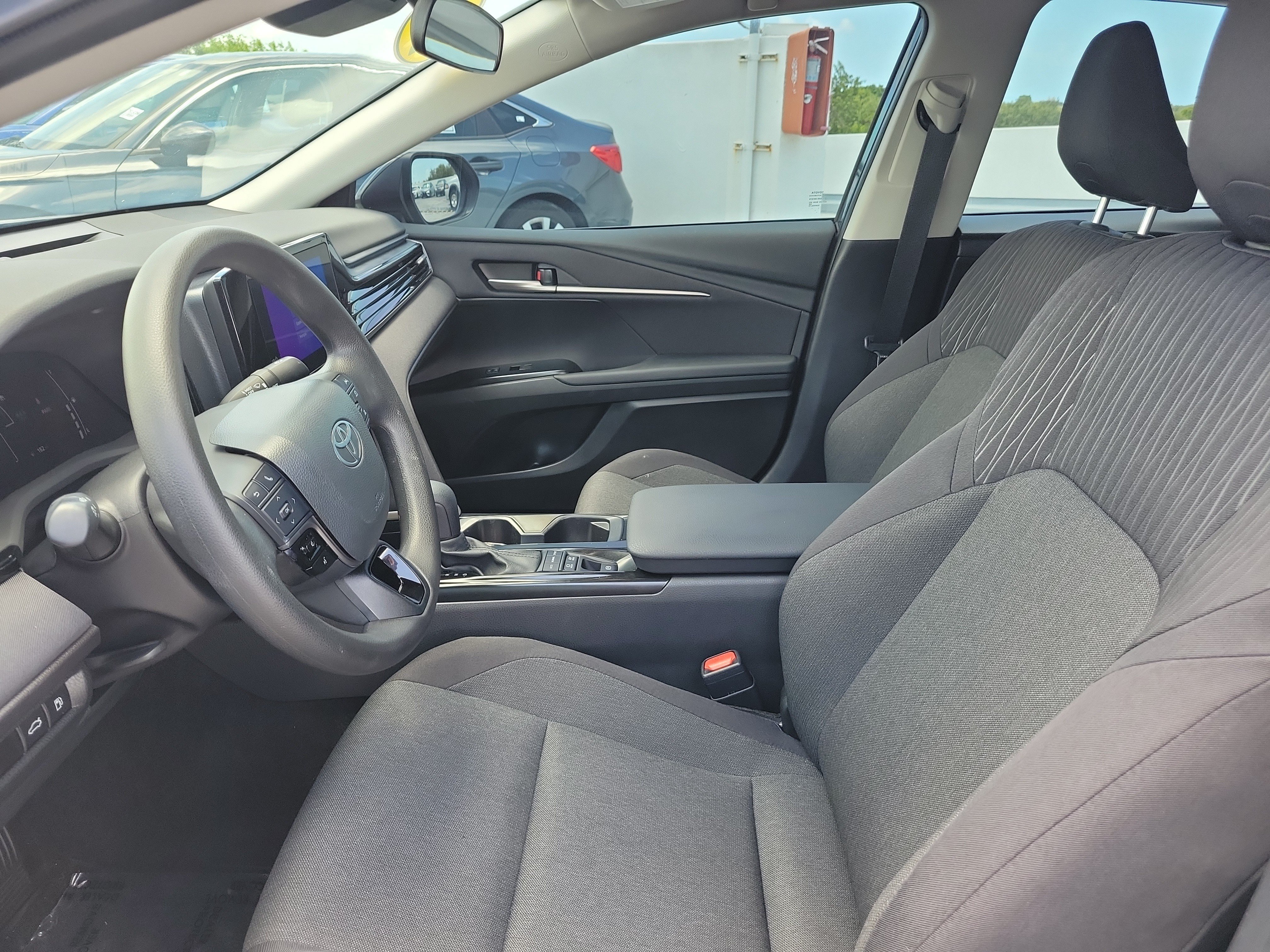Used 2025 Underground Toyota LE image 22